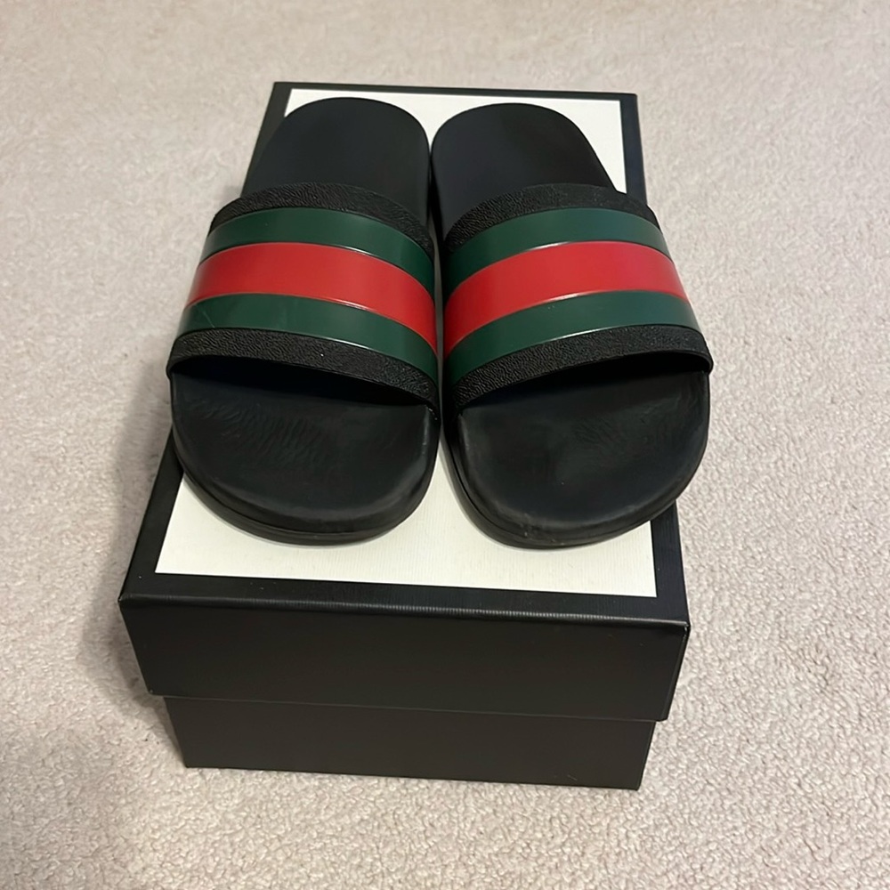 Gucci slides with box